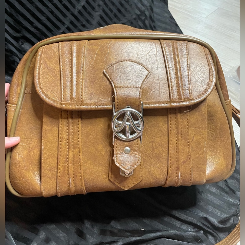 vintage America Tourister leather duffle bag